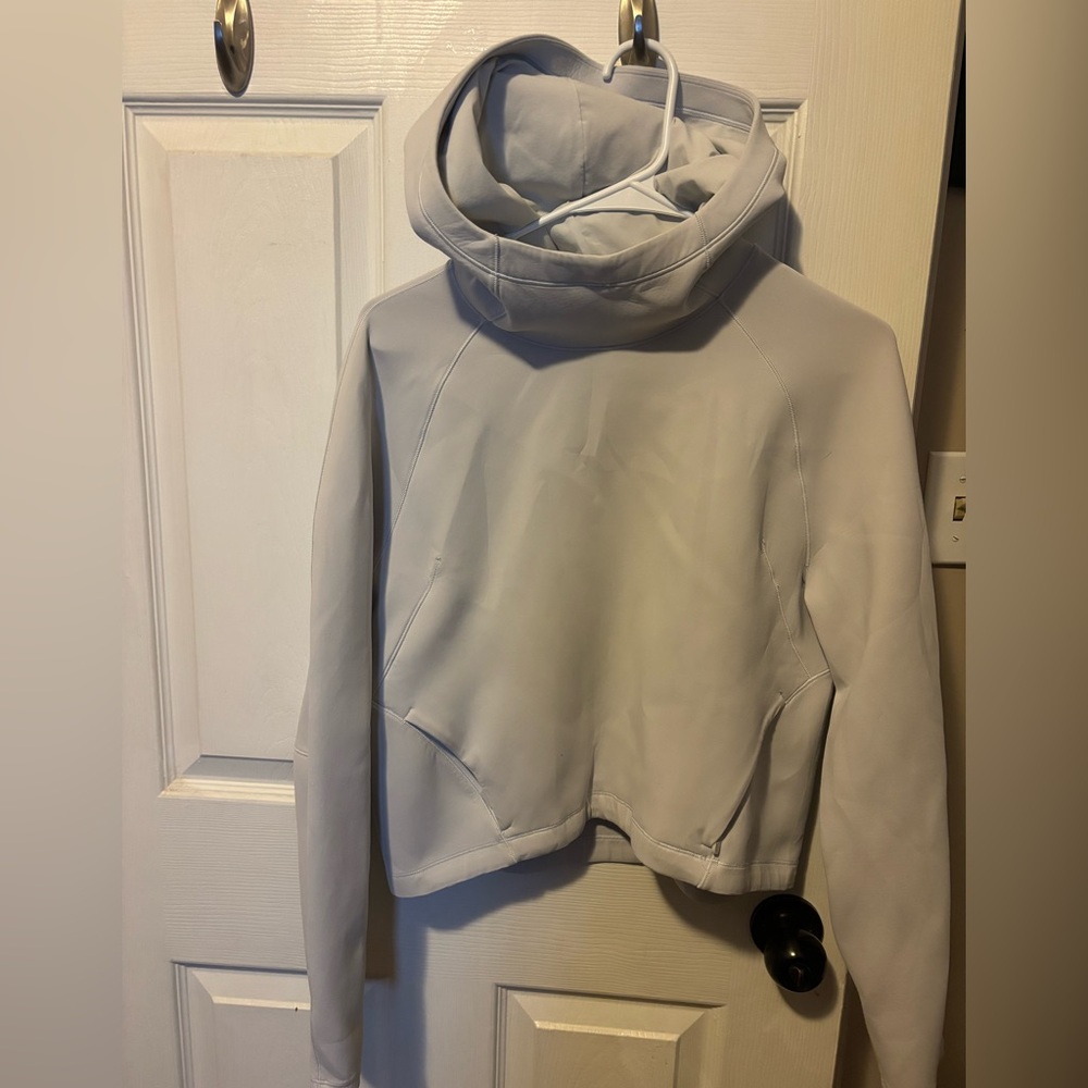 Lululemon Airwrap Pullover Hoodie
Alpine White Womens Size 4
Cropped